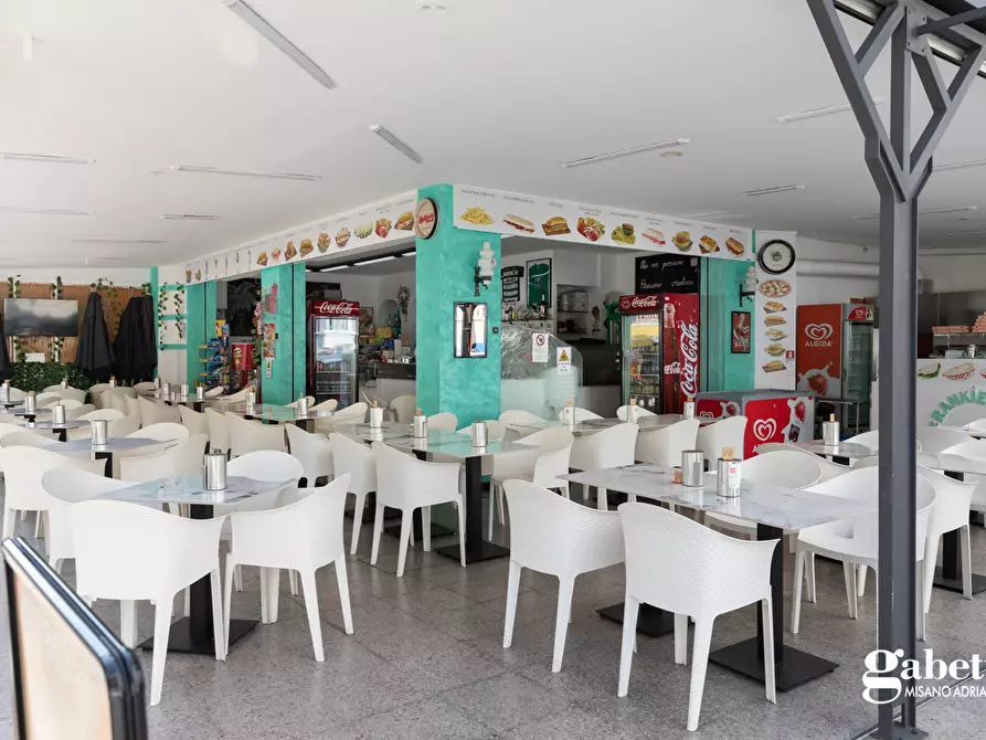 Immagine 2 di Bar / Ristorante in vendita  in Via Dante a Cattolica