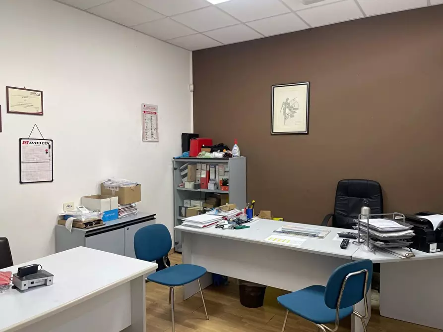 Immagine 5 di Laboratorio in vendita  in Via Palagonia, 25/27 a Bagheria