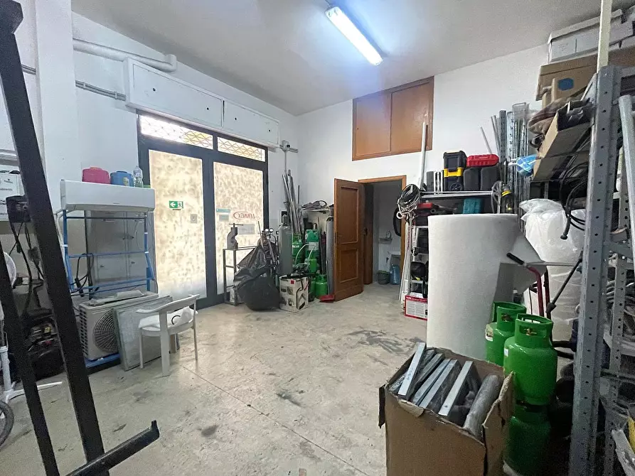 Immagine 8 di Laboratorio in vendita  in Via Palagonia, 25/27 a Bagheria