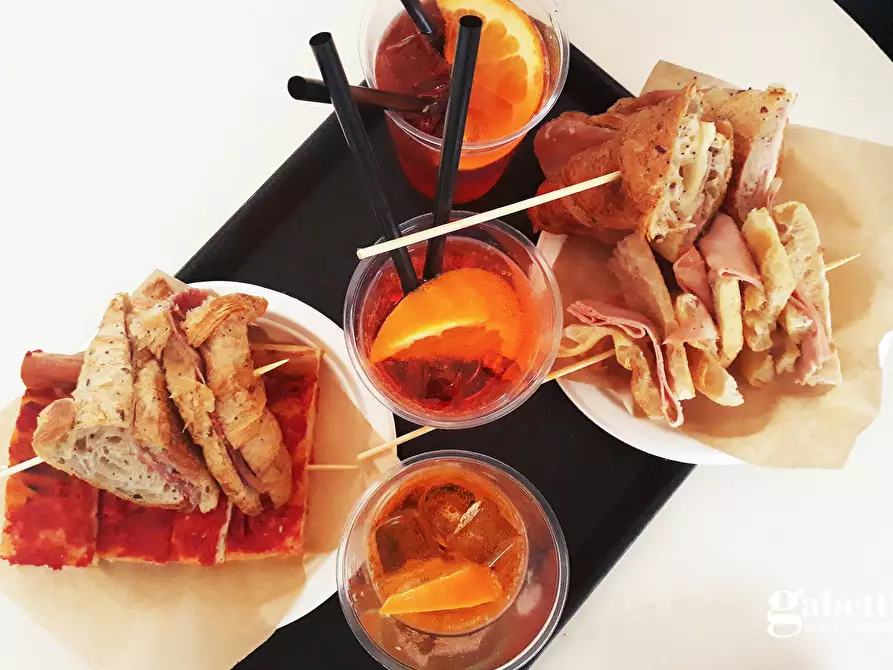 Immagine 8 di Bar / Ristorante in vendita  in Piazza Mercato a Cattolica