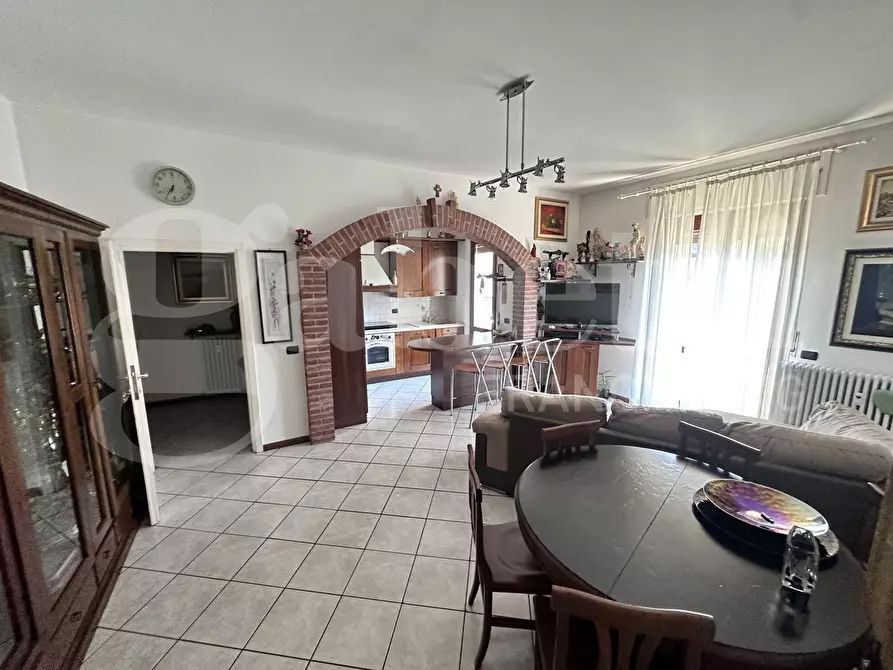 Immagine 6 di Appartamento in vendita  in Via Volta, 1 a Barni