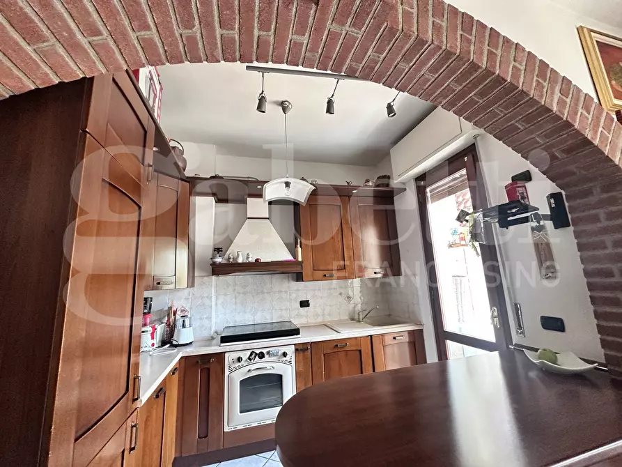 Immagine 5 di Appartamento in vendita  in Via Volta, 1 a Barni