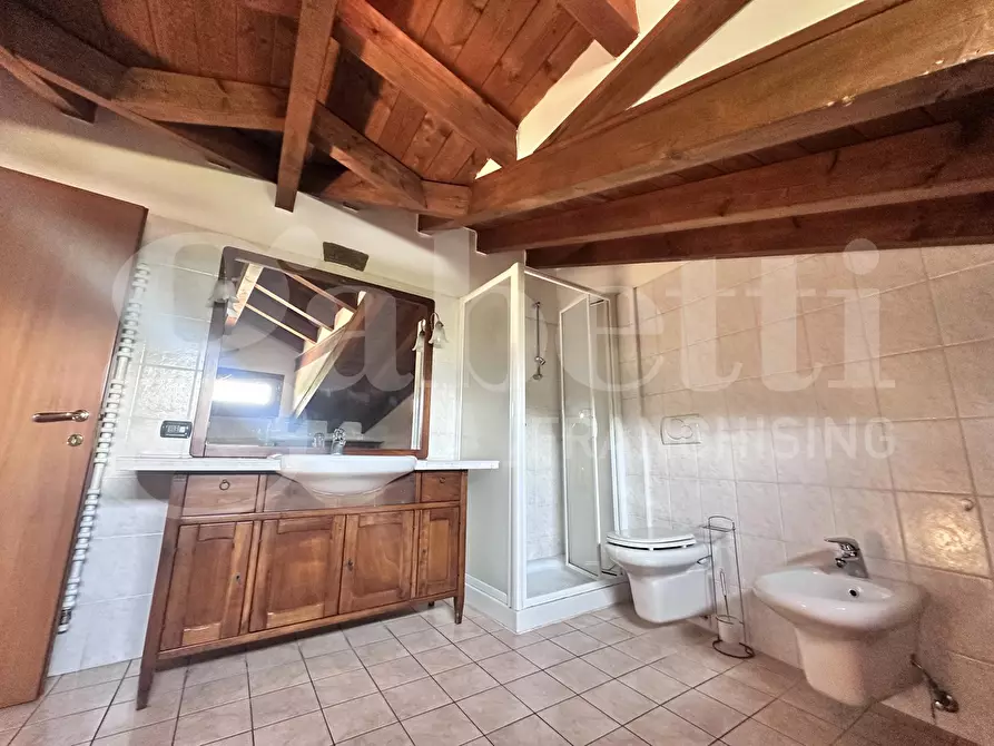 Immagine 15 di Appartamento in vendita  in Via Santa Valeria, 1 a Rezzago