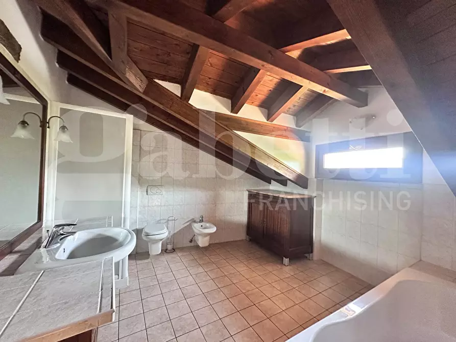 Immagine 10 di Appartamento in vendita  in Via Santa Valeria, 1 a Rezzago