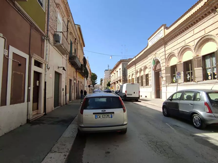 Immagine 9 di Negozio in vendita  in Corso GRAMSCI a San Severo