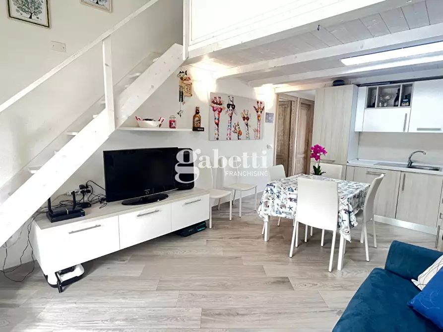 Immagine 10 di Villetta a schiera in vendita  in Via Macomer, 12 a Budoni