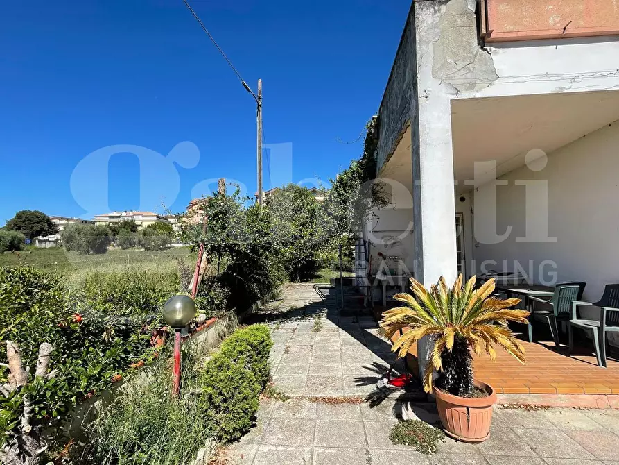Immagine 3 di Casa indipendente in vendita  in Via Primo Maggio, 2A a Nereto