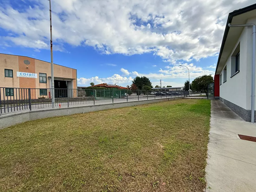 Immagine 2 di Capannone industriale in vendita  in Via ALESSANDRO VOLTA, 12 a Calcio