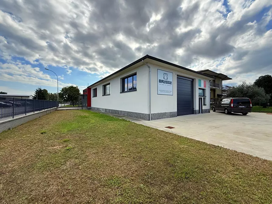 Immagine 1 di Capannone industriale in vendita  in Via ALESSANDRO VOLTA, 12 a Calcio