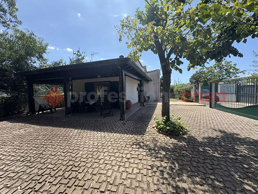 Immagine 4 di Villa in vendita  in Via CONSORZIO NUOVA SANTA MONICA, 5 a Terracina