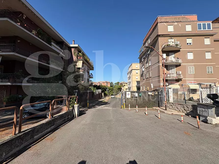 Immagine 1 di Box auto in vendita  in Via di bravetta a Roma