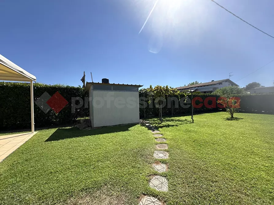 Immagine 13 di Villa in vendita  in Via LIDO ARCOBALENO, 5 a Terracina