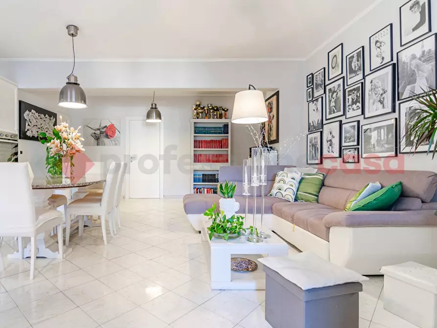 Immagine 25 di Appartamento in vendita  in Via Marco Valerio Corvo, 156 a Roma