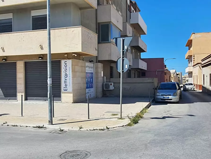 Immagine 1 di Magazzino in vendita  in Via Degli Atleti, 61 a Marsala