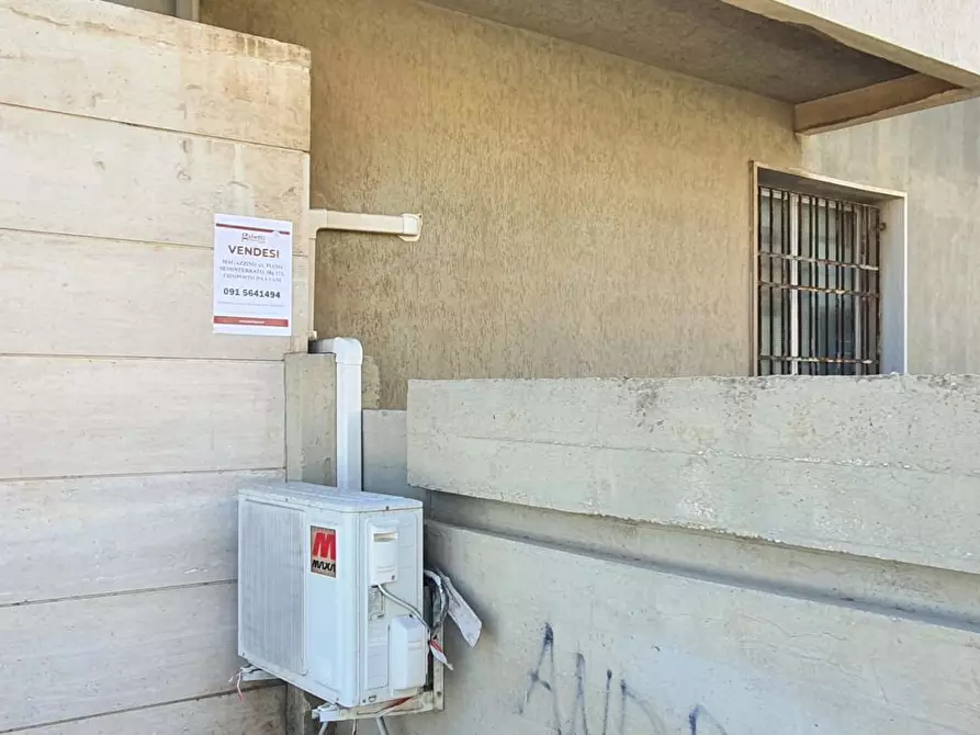 Immagine 3 di Magazzino in vendita  in Via Degli Atleti, 61 a Marsala