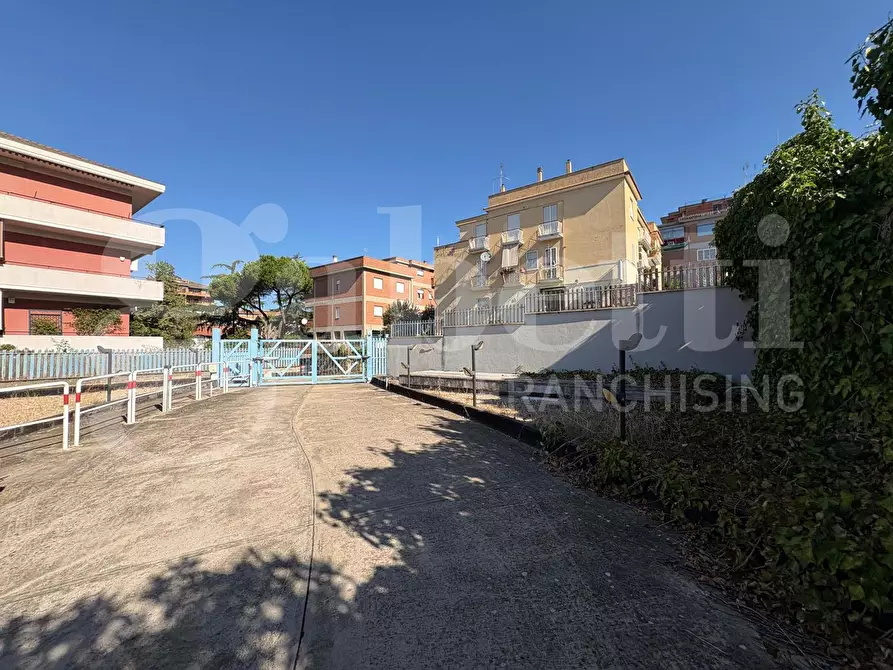 Immagine 3 di Box auto in vendita  in Via di Bravetta a Roma