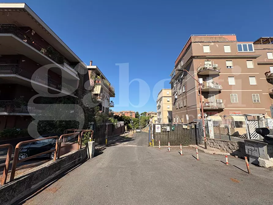 Immagine 4 di Box auto in vendita  in Via di Bravetta a Roma