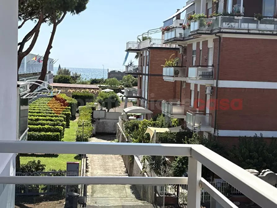 Immagine 28 di Appartamento in vendita  in Viale EUROPA, 216 a Terracina