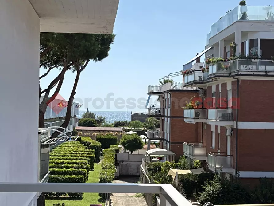 Immagine 26 di Appartamento in vendita  in Viale EUROPA, 216 a Terracina