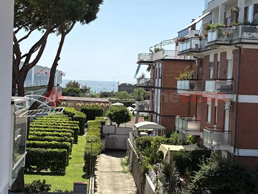Immagine 33 di Appartamento in vendita  in Viale EUROPA, 216 a Terracina