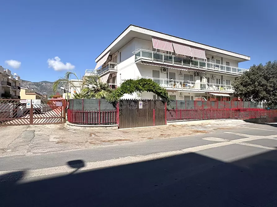 Immagine 1 di Appartamento in vendita  in Viale EUROPA, 216 a Terracina