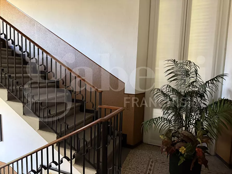 Immagine 2 di Villa in vendita  in Via Leopardi, snc a Erba