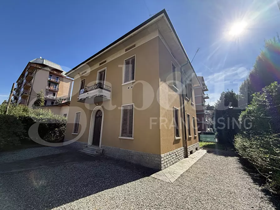 Immagine 40 di Villa in vendita  in Via Leopardi, snc a Erba