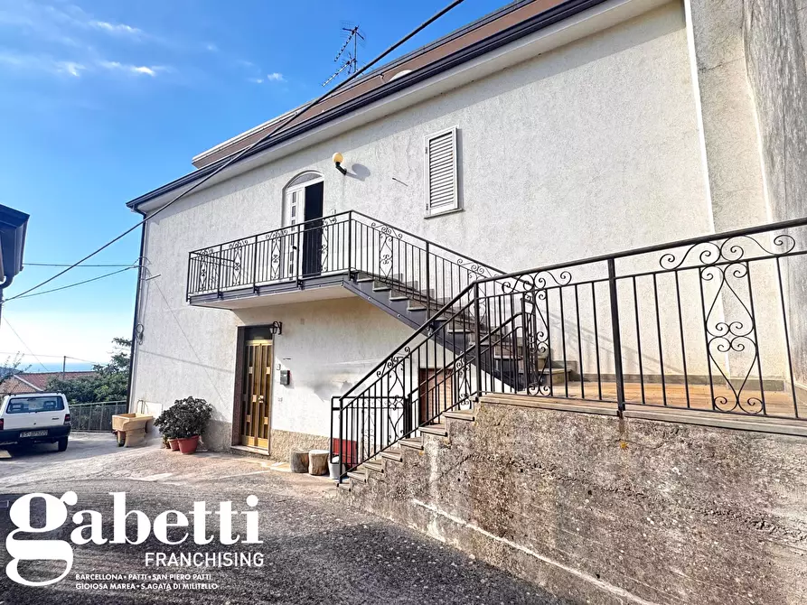 Immagine 1 di Appartamento in vendita  in Contrada VALLEBRUCA, 30 a Sant'agata Di Militello