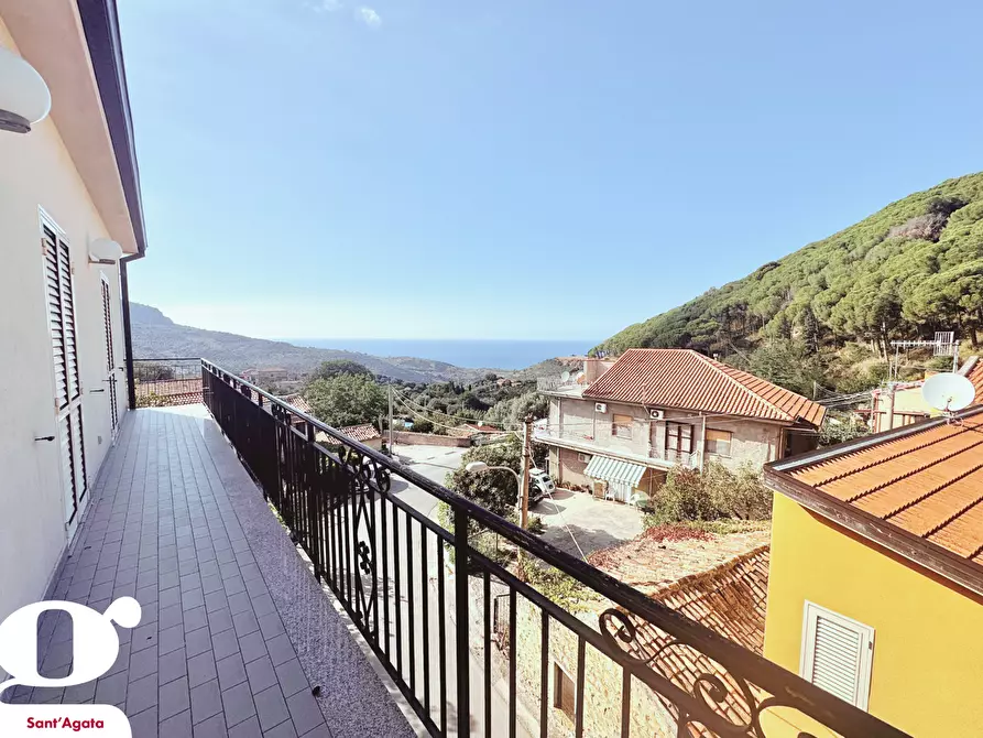 Immagine 2 di Appartamento in vendita  in Contrada VALLEBRUCA, 30 a Sant'agata Di Militello