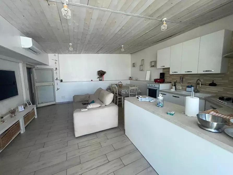 Immagine 16 di Palazzo in vendita  in Via francesco provenzale a Napoli