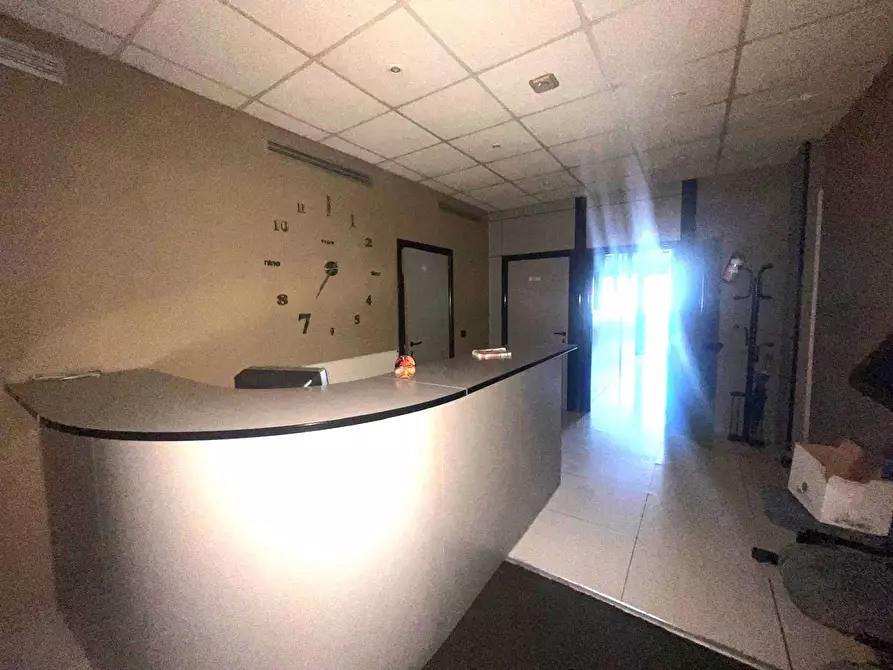 Immagine 3 di Palazzo in vendita  in Via francesco provenzale a Napoli