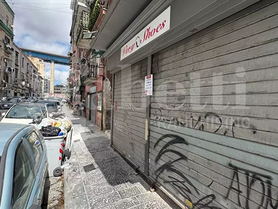 Immagine 14 di Negozio in affitto  in Via santi giovanni e paolo a Napoli