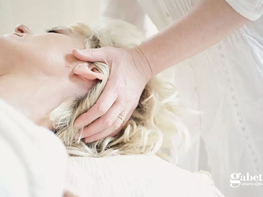 Immagine 5 di Attività commerciale in vendita  in Viale Ceccarini a Riccione