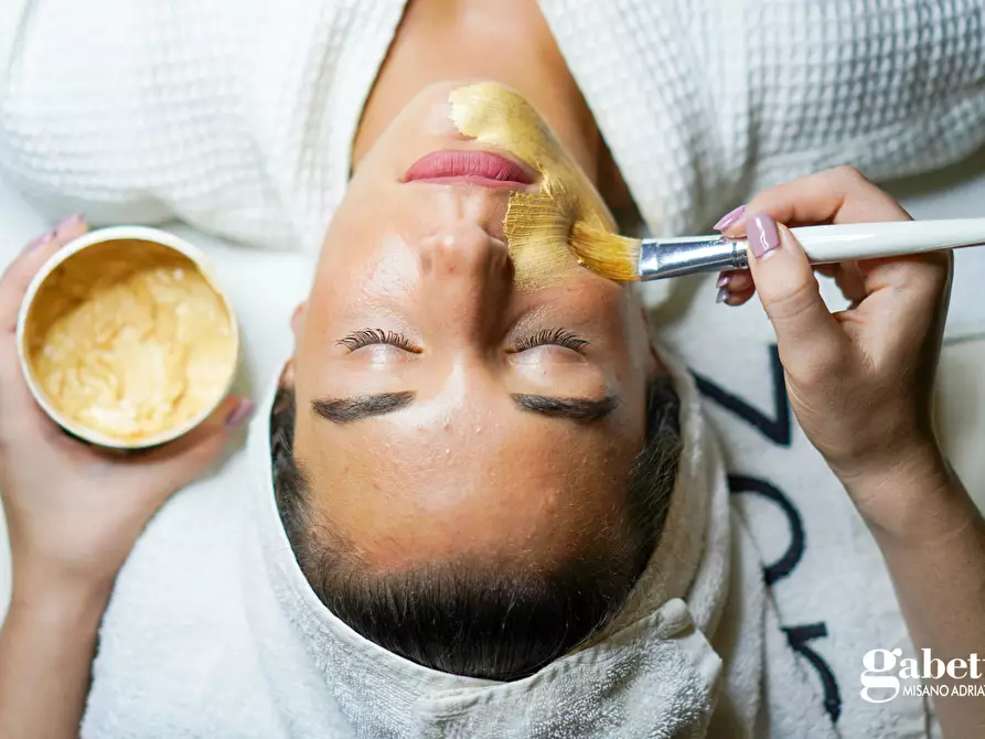 Immagine 7 di Attività commerciale in vendita  in Viale Ceccarini a Riccione