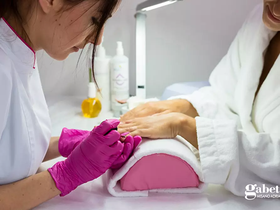 Immagine 3 di Attività commerciale in vendita  in Viale Ceccarini a Riccione