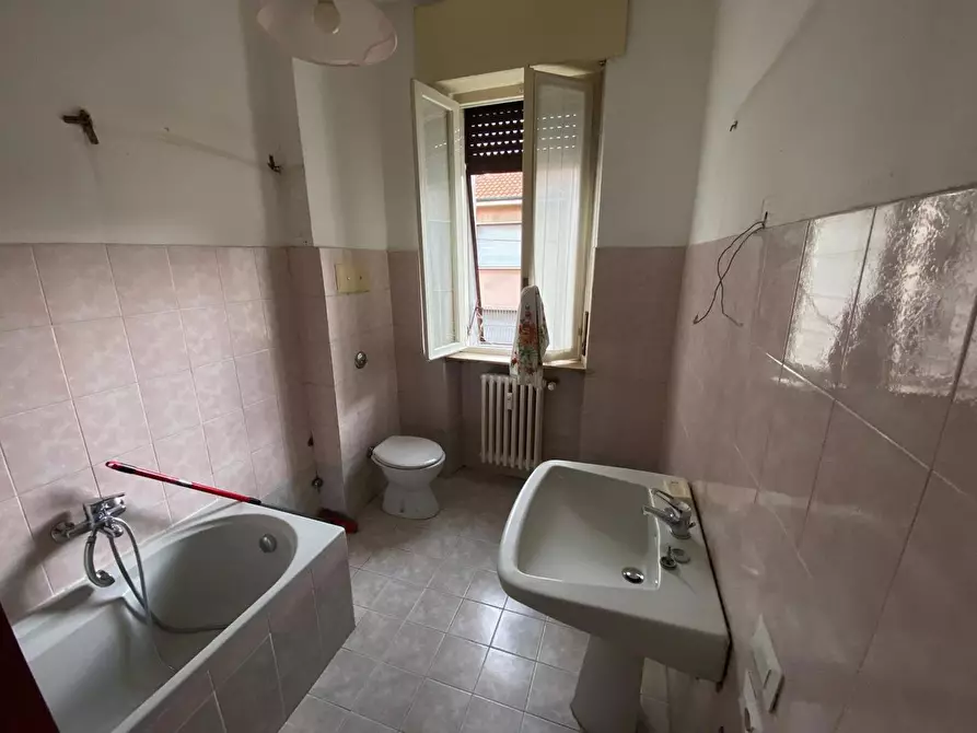 Immagine 13 di Appartamento in vendita  in Via giacomo leopardi, 17 a Legnano