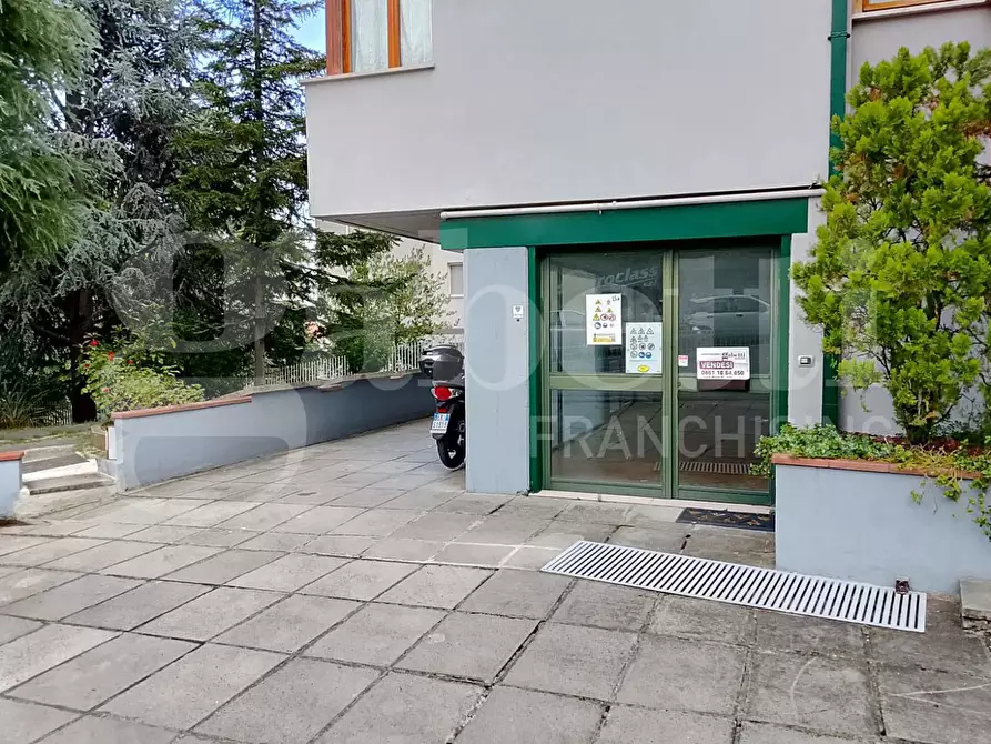 Immagine 4 di Negozio in vendita  in Via della Resistenza, 19 a Teramo