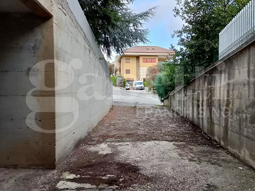 Immagine 42 di Negozio in vendita  in Via della Resistenza, 19 a Teramo