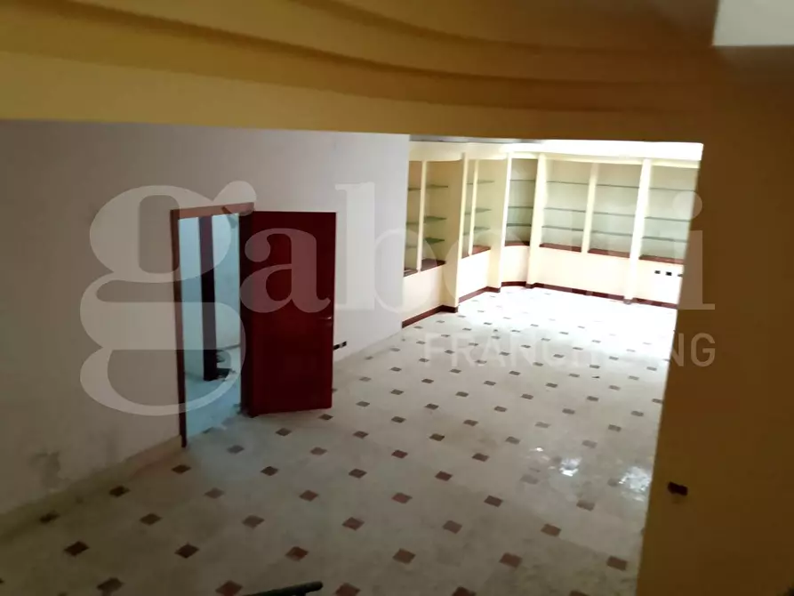 Immagine 32 di Negozio in vendita  in Via della Resistenza, 19 a Teramo