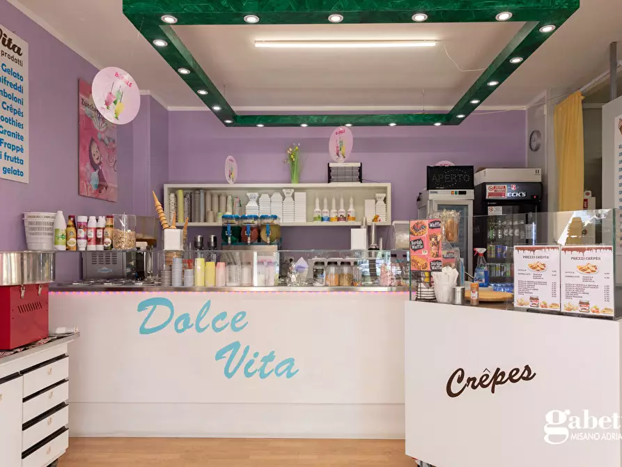 Immagine 2 di Bar / Ristorante in vendita  in Via Lungo Darsena a Misano Adriatico