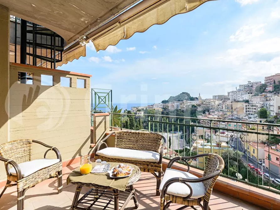 Immagine 2 di Appartamento in vendita  in Piazza Franz Pagano, 26 a Taormina