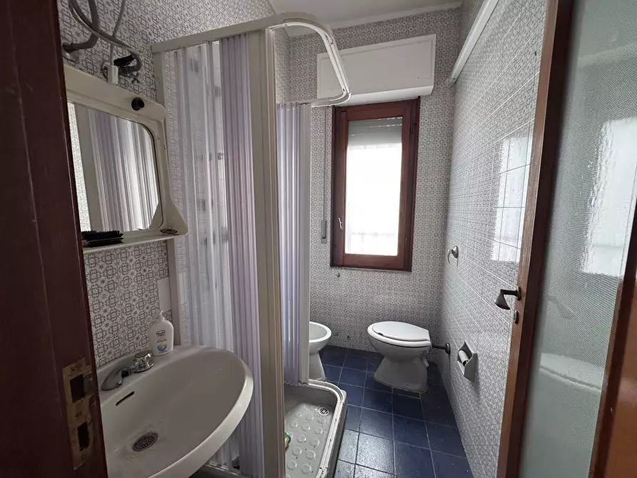 Immagine 9 di Ufficio in vendita  in Via BERARDI, 22 a Taranto