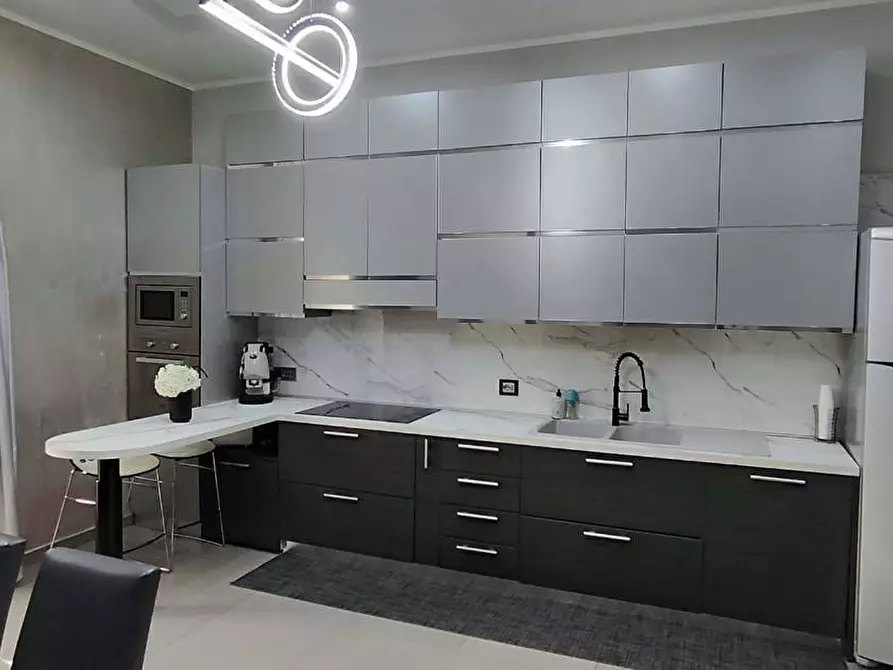 Immagine 2 di Appartamento in vendita  in Via torino a Napoli