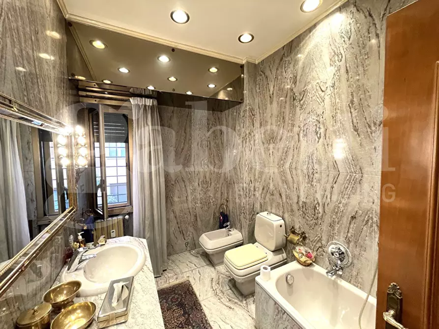 Immagine 13 di Appartamento in vendita  in Via Latina, 45 a Roma