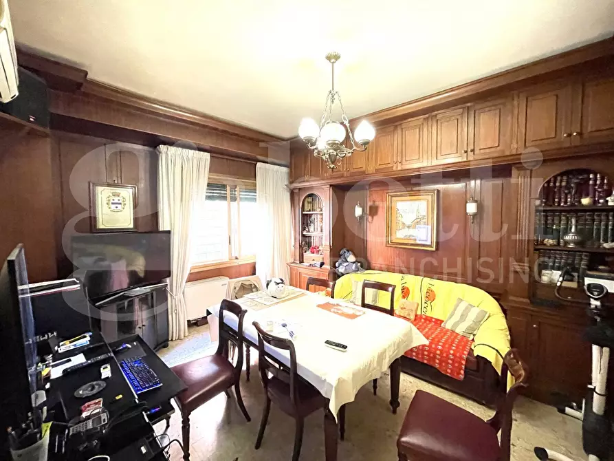 Immagine 11 di Appartamento in vendita  in Via Latina, 45 a Roma