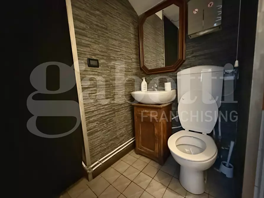 Immagine 22 di Bar / Ristorante in vendita  in Via San Secondo a Torino