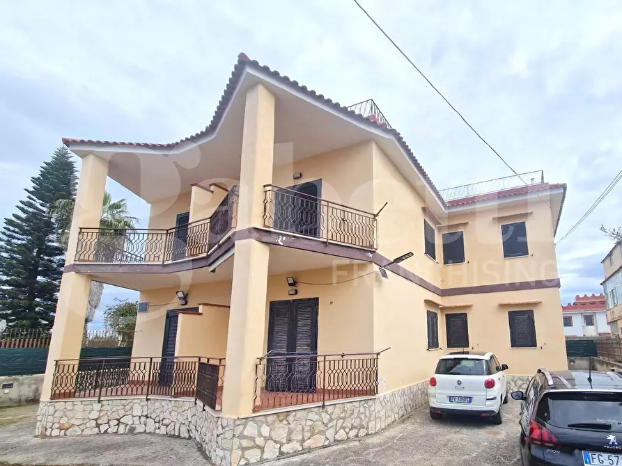 Immagine 1 di Appartamento in vendita  in Via mezzagni a Castel Volturno