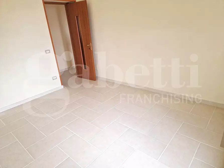 Immagine 15 di Appartamento in vendita  in Via mezzagni a Castel Volturno