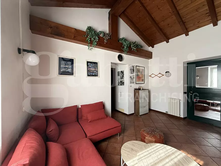 Immagine 22 di Appartamento in vendita  in Via Licinio, 1 a Erba