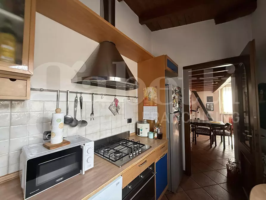 Immagine 7 di Appartamento in vendita  in Via Licinio, 1 a Erba